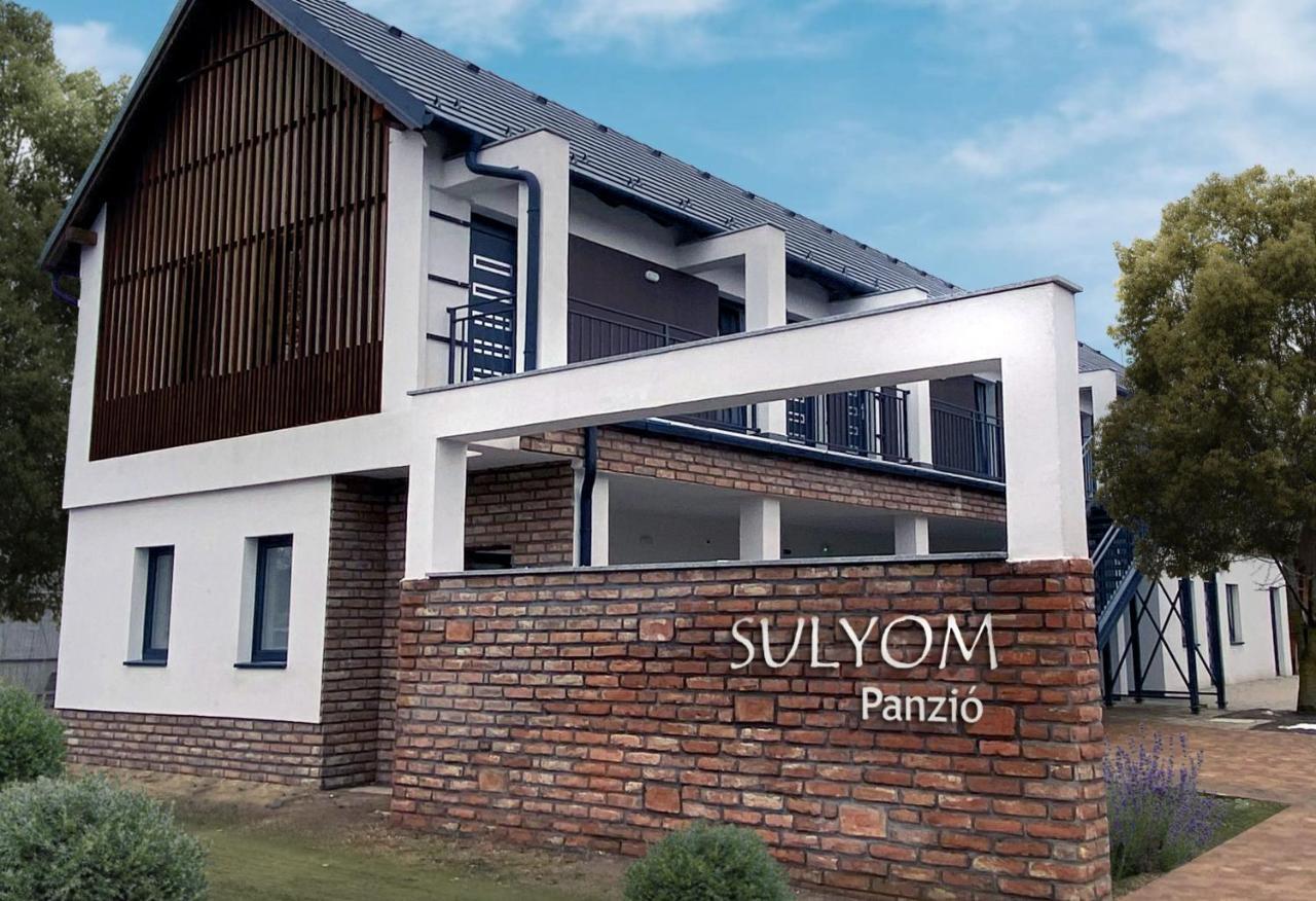 Sulyom Panzio Apartment ทิสซาฟือแรด ภายนอก รูปภาพ